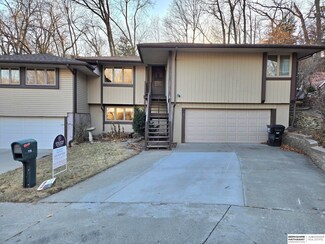 1115 Happy Hollow Ct, Plattsmouth, NE 68048