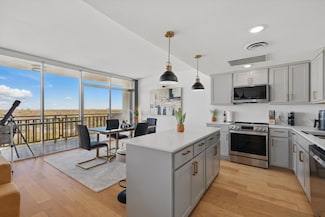 6211 W Northwest Hwy Unit 1204, Dallas, TX 75225
