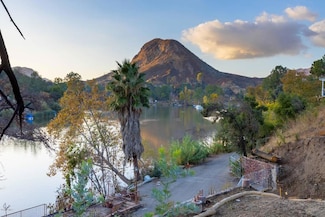2026 Lakeshore Dr, Agoura Hills, CA 91301