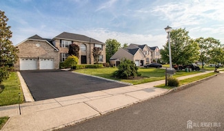 29 Mitchell Dr, Monroe Township, NJ 08831