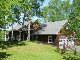 7 Preston Rd, Wilton, ME 04294