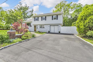 189 Edgewood Dr, Orangeburg, NY 10962