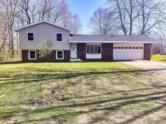 24676 Minuteman Dr, Elkhart, IN 46517