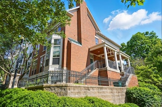 207 Stetson St, Cincinnati, OH 45219