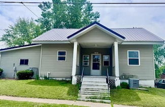 1512 Osceola Ave, Chariton, IA 50049