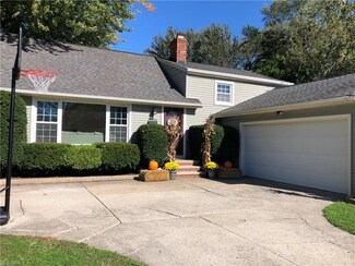 31308 Bexley Dr, Bay Village, OH 44140