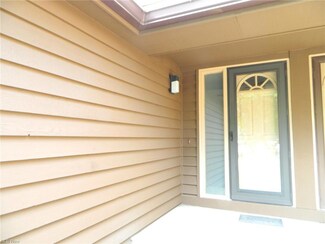 916 Arboretum Cir, Northfield, OH 44067