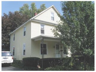 207 William St, Medina, NY 14103