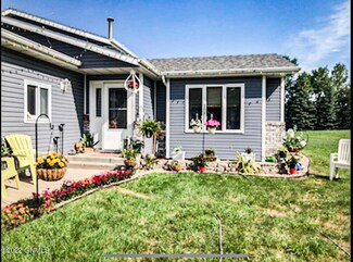 6206 Comet Ln, Bismarck, ND 58503