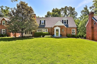 4 Enfield Rd, Saint Louis, MO 63132