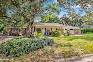 2530 Old Bay Rd, Biloxi, MS 39531