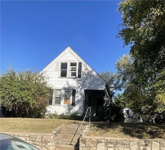 5832 Peery Ave, Kansas City, MO 64126