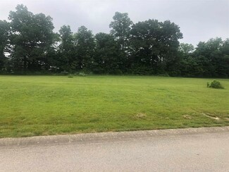 425 Summer Lake Dr, Bedford, IN 47421