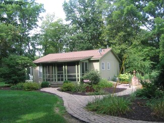 11042 S Airhart Rd, Savanna, IL 61074