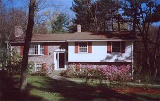 2 Regina Dr, Chelmsford, MA 01824