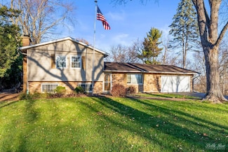 1836 Maple Ln, Sleepy Hollow, IL 60118