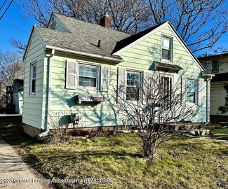 1035 S Pennsylvania Ave, Lansing, MI 48912