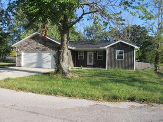 613 E Summit Ave, Seymour, MO 65746