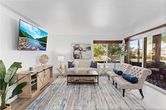 2275 Del Mar Way Unit 202, Corona, CA 92882