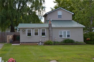 7599 N Court St, Canastota, NY 13032