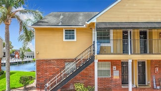 200 Country Club Dr Unit 202, Largo, FL 33771