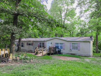 4967 S 114th Rd, Bolivar, MO 65613