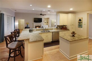 18 Bluegrass Ln, Savannah, GA 31405