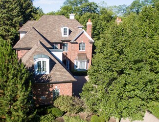550 N Elm St, Hinsdale, IL 60521