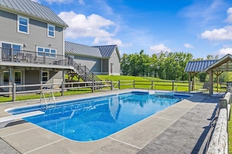 3072 Upper Pleasant Valley Rd, Cambridge, VT 05444