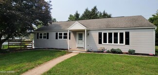 29 Woodside Dr, Milton, PA 17847