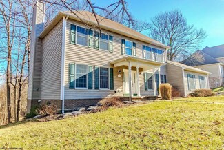 135 Northwoods Dr, Morgantown, WV 26508