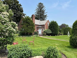 3 Carman Place, Glen Head, NY 11545