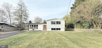 8924 Battery Rd, Alexandria, VA 22308