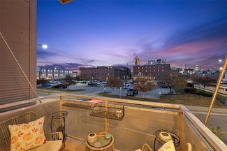 400 SW 7th St Unit 210, Des Moines, IA 50309