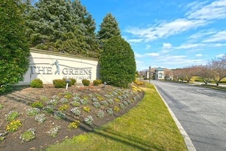 855 Verona Dr, Melville, NY 11747