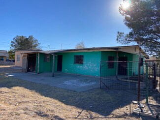 718 Dindinger Rd, Socorro, TX 79927