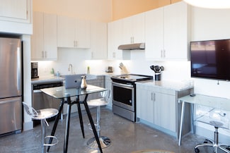 830 N Zang Blvd Unit 1206, Dallas, TX 75208