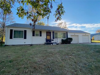901 3rd St, Charleston, IL 61920