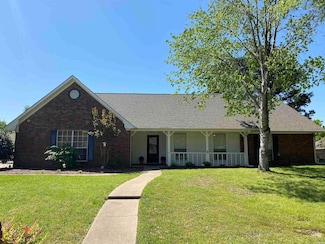 68 Sugar Ridge Ln, Texarkana, AR 71854