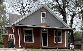 314 Grand Ave, Leavenworth, KS 66048