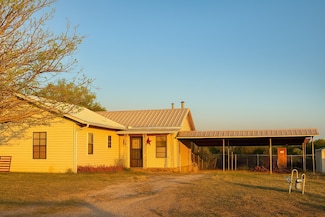 801 High St, Newcastle, TX 76372