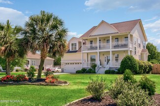 114 Cove Side Ln, Hampstead, NC 28443