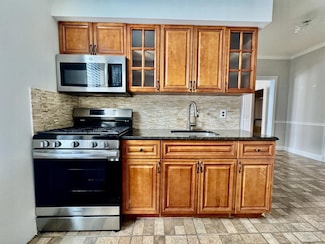 10-53 115th St Unit 3, College Point, NY 11356