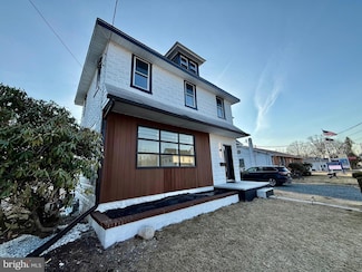 614 E Broad St, Quakertown, PA 18951