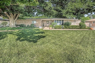 2229 Charles St, Pampa, TX 79065