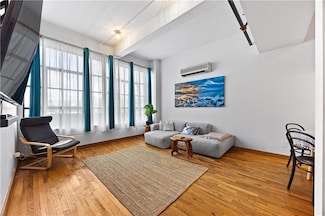 37 Bridge St Unit 2D, Brooklyn, NY 11201