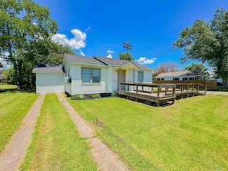 3012 Western Ave, Orange, TX 77630