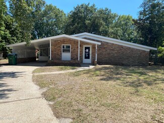 2510 Redwood Ave, Pascagoula, MS 39567