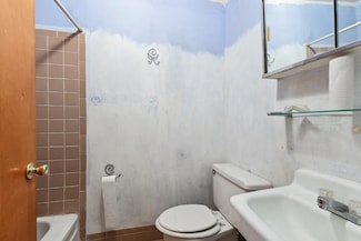 660 10th Ave Unit 4S, New York, NY 10036