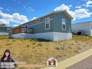 29 E Hills Dr, Evansville, WY 82636